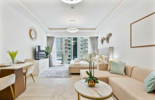 Jumeirah Lake Towers Apartment | PVH - Chic Furnished Studio - Me Do Re