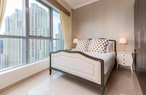 Dubai Marina Apartment | Quintessential Quarters - Breathtaking 29th Floor Views