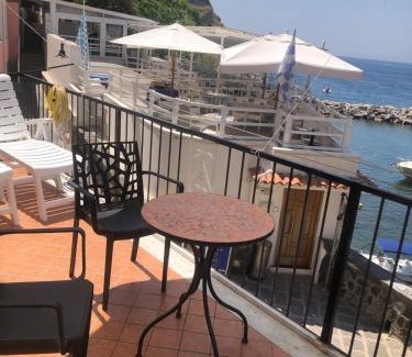 Procida Apartment | RESIDENZA MENA marina CORRICELLA