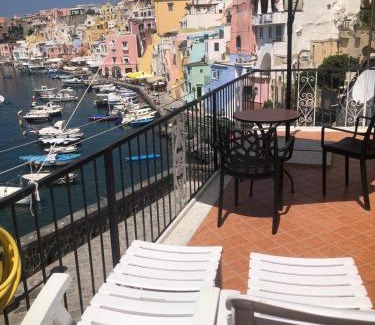 Procida Apartment | RESIDENZA MENA marina CORRICELLA