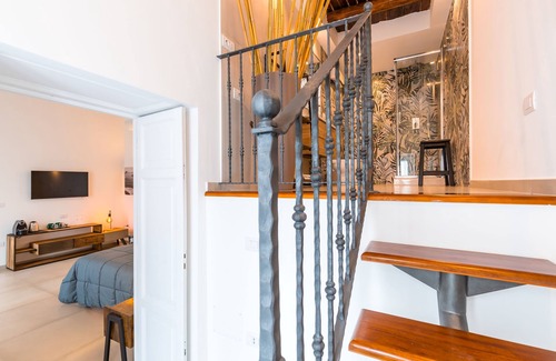 Chiaia Apartment | Residenza Partanna by Napoliapartments
