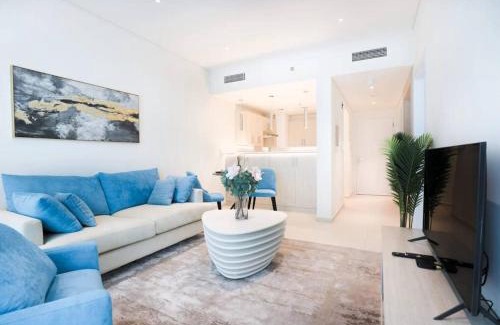 Palm Jumeirah Apartment | Roomy 1 bd at Palm Jumeirah