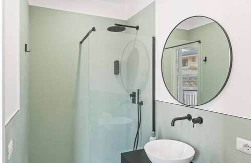 Castellammare di Stabia House | Sea View Suite with Jacuzzi within walking distance of Station connecting Sorrento