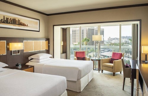 Deira Hotel | Sheraton Dubai Creek Hotel & Towers