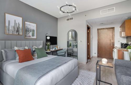 Bur Dubai Apartment | Silkhaus Modern Burj Khalifa View Studio