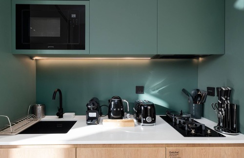 Business Bay Apartment | Sleek Studio w/Burj Views Near Downtown and Canal