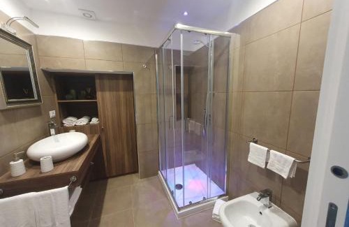 Ercolano Apartment | Soggiorno tra storia e design la Domus