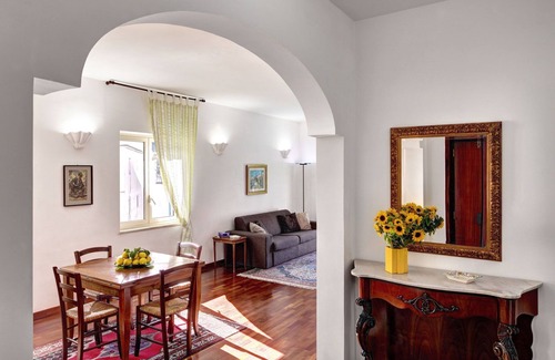 Sorrento Apartment | Sorrento Urban Alpha - Explore the best of Sorrento from this apartment in the heart of the city.