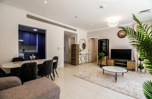 Jumeirah Lake Towers Apartment | Spacious 1BR with Balcony in JLT Cluster E