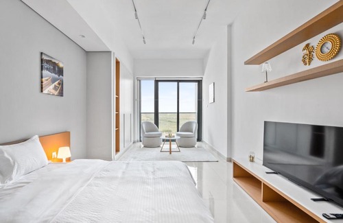 Dubai Apartment | Spacious And Stylish Apt - Thrifty