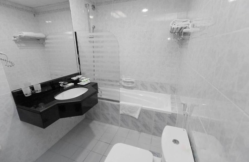 Al Muraqqabat House | Standard Room Near Kadooli Supermarket