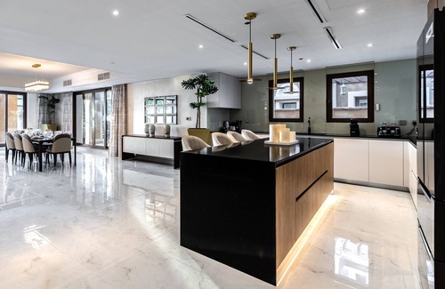 Palm Jumeirah Apartment | Startling 4BR Villa With Sea View