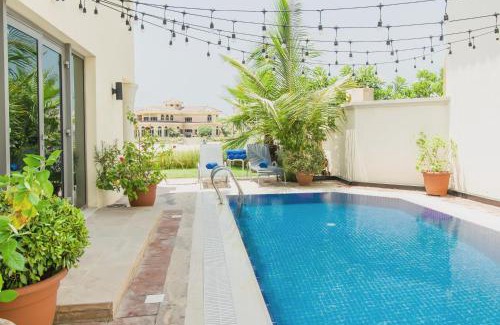 Palm Jumeirah Villa | Stella Stays Brilliant 4 BDR Palm Villa Beach Private Pool