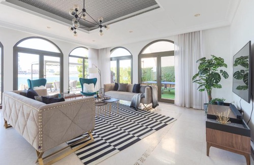 Palm Jumeirah Villa | Stella Stays Exceptional 4 BDR Palm Villa Beach Private Pool