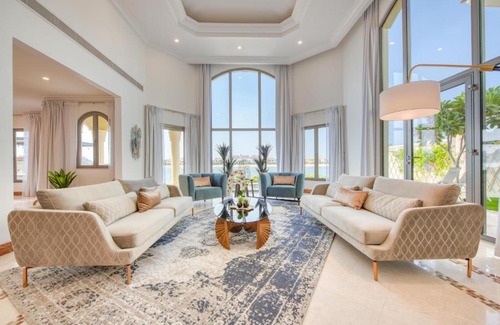 Palm Jumeirah Villa | Stella Stays Fabulous 4 BDR Palm Villa Beach Private Pool