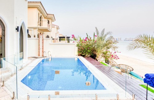 Palm Jumeirah Villa | Stella Stays Spectacular 4 BDR Palm Villa Beach Private Pool