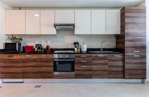 Dubai Marina Apartment | Stella Stays Stylish 1 BDR Dubai JBR Beach Netflix
