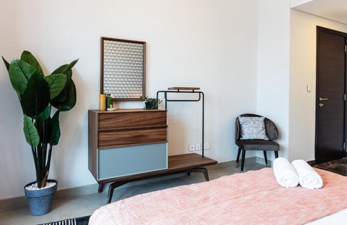 Dubai Marina Apartment | Stella Stays Vibrant 1 BDR Dubai JBR Beach Netflix