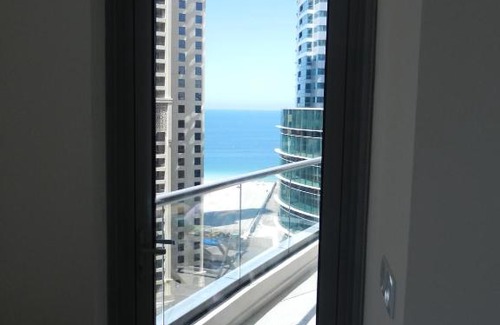 Dubai Marina Apartment | Studio - Bay Central