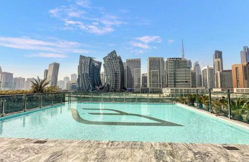 Business Bay Apartment | Studio With Jaw-Dropping Canal And Burj Views