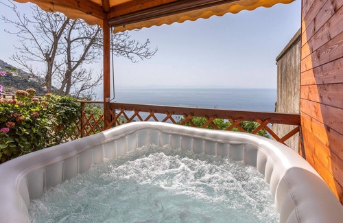 Furore House | Stunning home in Furore SA with WiFi