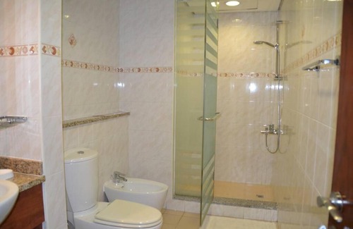 Jumeirah Lake Towers Apartment | Stunning Lake Views in Dubai JLT