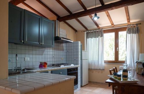 Citta Sant'Angelo House | Stunning private villa for 6 guests with WIFI, pool, TV, patio and pets allowed, close to Pescara