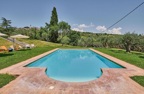 Agello Villa | Stunning private villa with A/C, private pool, WIFI, TV, patio and panoramic view, close to Peru.