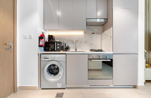 Jadaf Apartment | Stunning Studio w Pool & Gym
