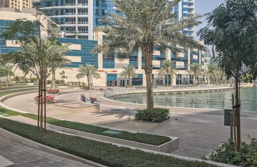 Dubai Marina Apartment | Stylish & Vibrant 1BR Apartment in Dubai Marina