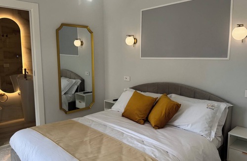 Reggio Calabria House | SUITE WITH BALCONY IN B&B AC GOLD BOUTIQUE
