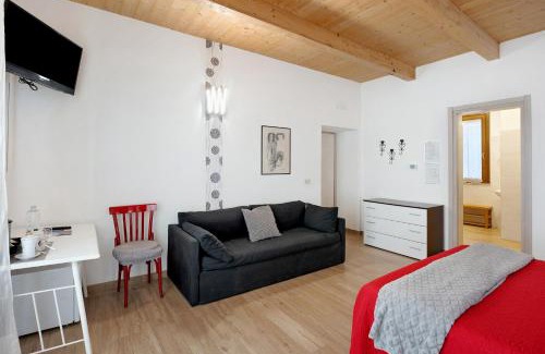 San Lazzaro Apartment | The Main Street Holiday House