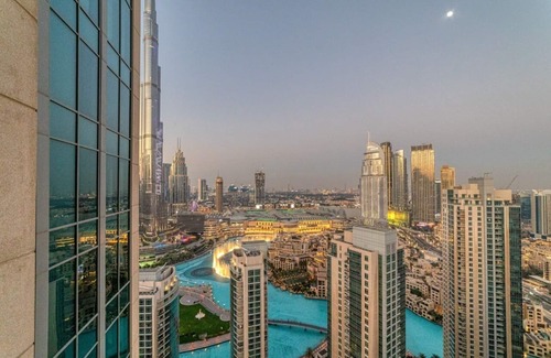 Downtown Dubai Apartment | Top Floor 1BR Apartment (Partial Burj Khalifa & Fountain Views)