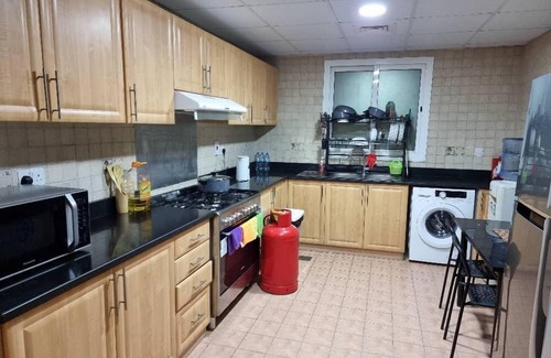 Al Muraqqabat Hostel | Unique Hostel Dubai