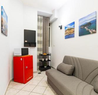 Montecalvario Apartment | Ventaglieri ground floor Room by Wonderful Italy