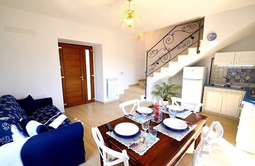 Sant'Agnello House | Villa Fillide E: A cozy and welcoming two-story apartment surrounded by the greenery, with Free WI-FI.