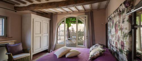 Arezzo Villa | Villa Mandorlo - Pomaio Wines & Hospitality