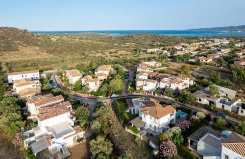 Case Peschiera-Lu Fraili Villa | Villa Olive by Klodge
