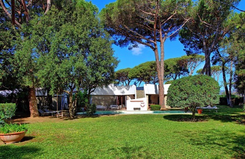 Roccamare Villa | Villa Rocca Mare - Villa with pool by the sea