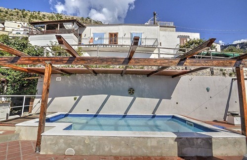 Praiano Villa | Villa Volare: A splendid villa with the fascination of the typical and ancient mediterranean houses, with Free WI-FI.