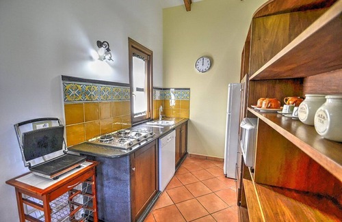 Sant'Agata sui Due Golfi House | Villino Alfredo A: A charming cottage situated in a quiet location, a few minutes from the town center, with Free WI-FI.