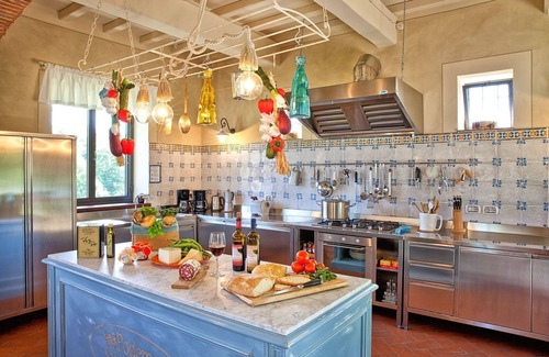 Porrena Villa | Wonderful private villa with private pool, WIFI, TV, patio, pets allowed and panoramic view