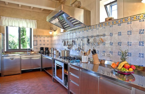 Porrena Villa | Wonderful private villa with private pool, WIFI, TV, patio, pets allowed and panoramic view
