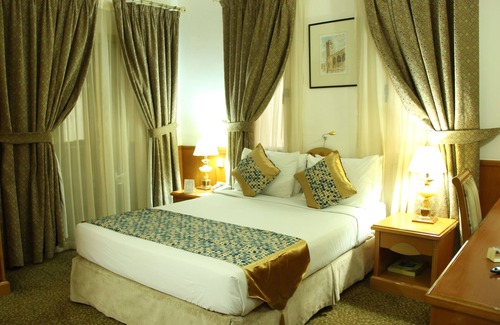 Al Muraqqabat Hotel | Zain International Hotel