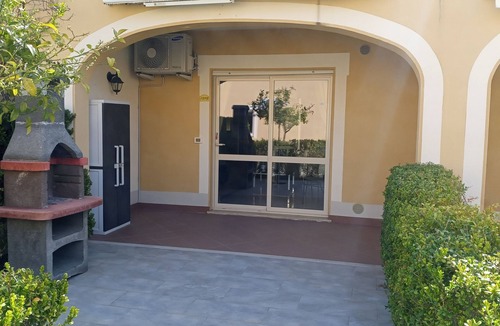 Pizzo Apartment | 1 bedroom apartment sleeps 4 with private wifi.