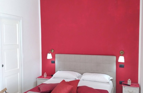 Pompei Bed & Breakfast | 1 Room in apartment 1 bathroom, breakfast area in Pompeii 800 mt from center