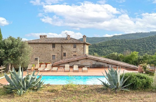 Teverina di Cortona House | 10 bedroom cottage for groups, wine/oil tasting, cooking lessons, private pool