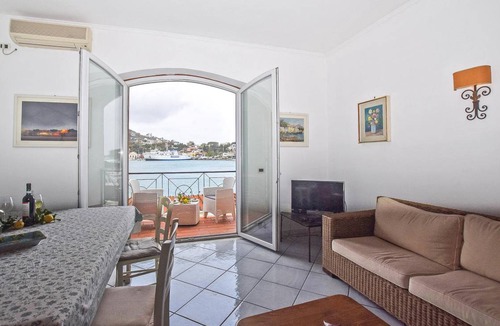 Ischia Porto Apartment | 100 m² Apartment ∙ 2 bedrooms ∙ 5 guests
