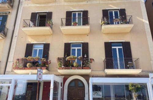 Pozzuoli Apartment | 100 m² Apartment ∙ 3 bedrooms ∙ 7 guests