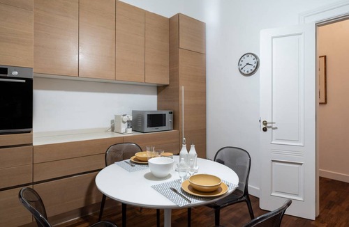 Municipio 1 Apartment | 100 m² Apartment ∙ 2 bedrooms ∙ 6 guests